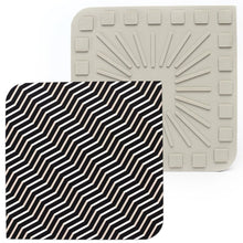 Load image into Gallery viewer, Giza - Silicone Trivet