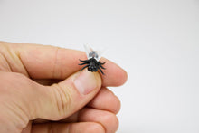 Load image into Gallery viewer, PUSH PIN, FLY