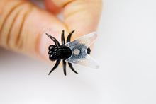 Load image into Gallery viewer, PUSH PIN, FLY