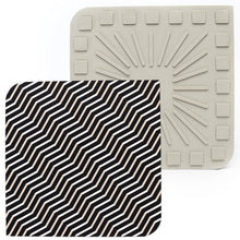Load image into Gallery viewer, Giza - Silicone Trivet
